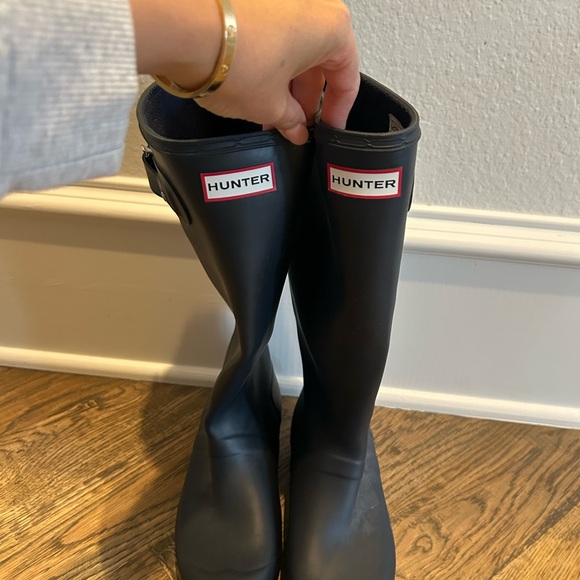 Hunter Navy Tall Rain Boots - Picture 4 of 6